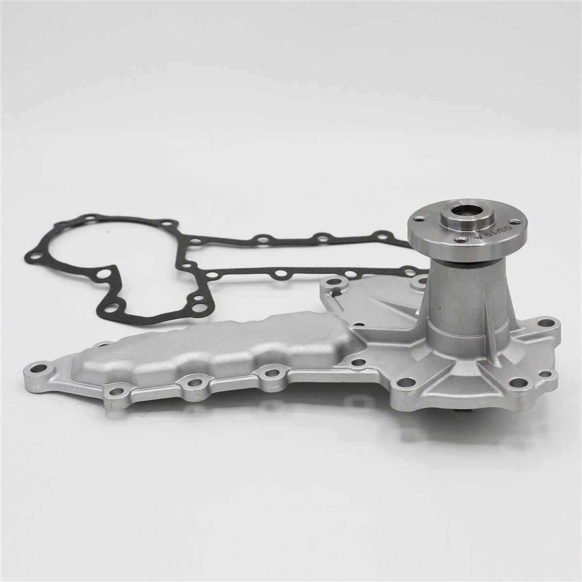 Pompa de circulare: KUBOTA/D1100/D1102/D1302/D1402/D1403/D1503/D1703/V1702/V1902/V1903/V2203/F2803/Nr. referinta:15031-73031