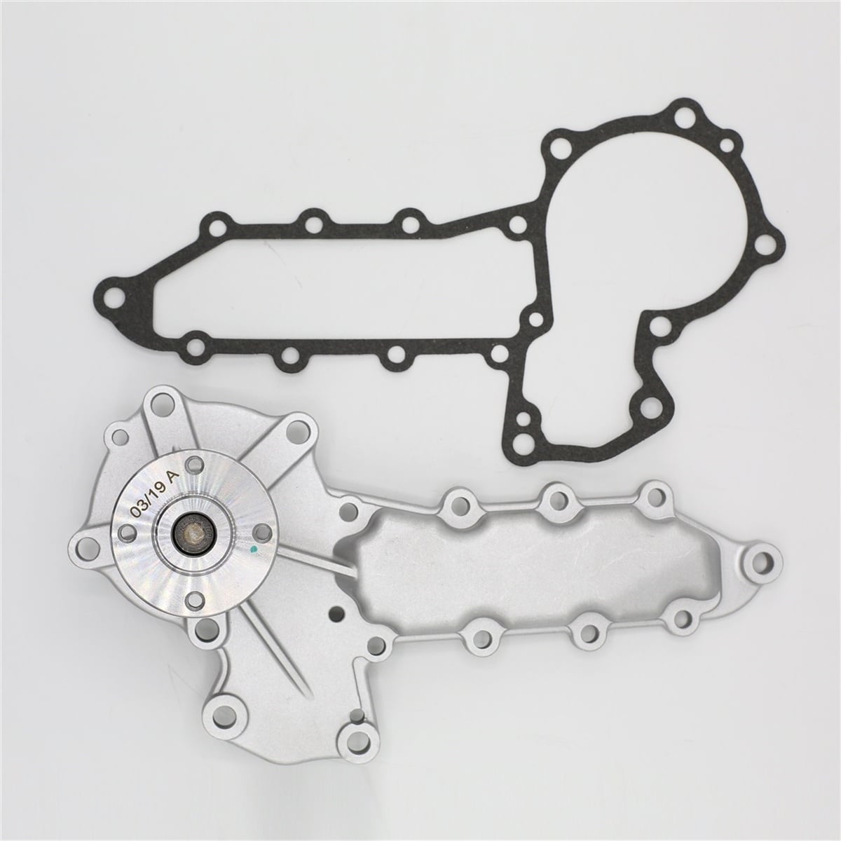 Pompa de circulare: KUBOTA/D1100/D1102/D1302/D1402/D1403/D1503/D1703/V1702/V1902/V1903/V2203/F2803/Nr. referinta:15031-73031