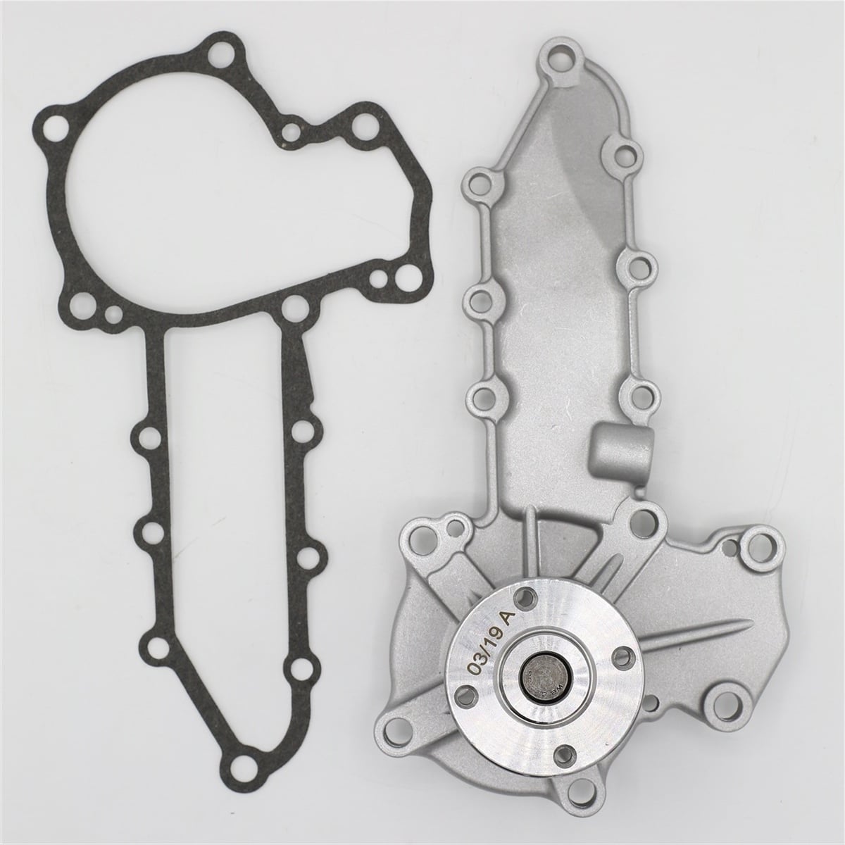 Pompa de circulare: KUBOTA/D1703/D1803/V2203/V2403/Nr. referinta: 1A051-73032