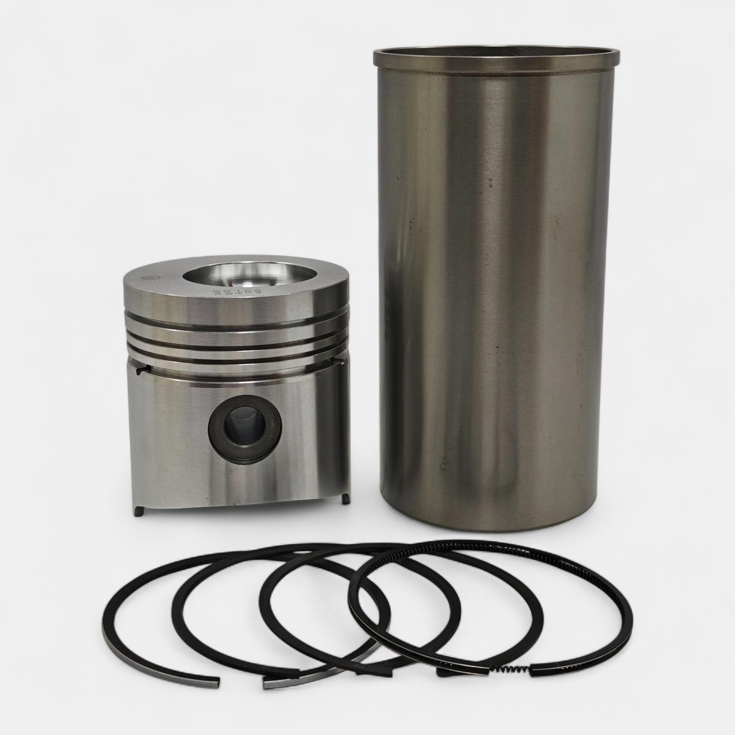 Kit (Piston (35 PIN) + Set segmenti piston + Camasa cilindru - USCAT - FINISH COMPLET - Diametru: 105,00 mm) : MWM / D 226