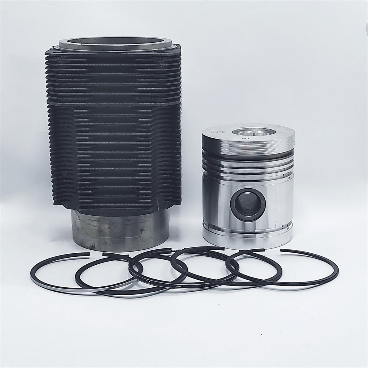 Kit (Piston (CU ALFIN) + Set segmenti piston + Camasa cilindru-RĂCIT AER- Diametru: 107,95 mm): LISTER / HR-4 / HR-6
