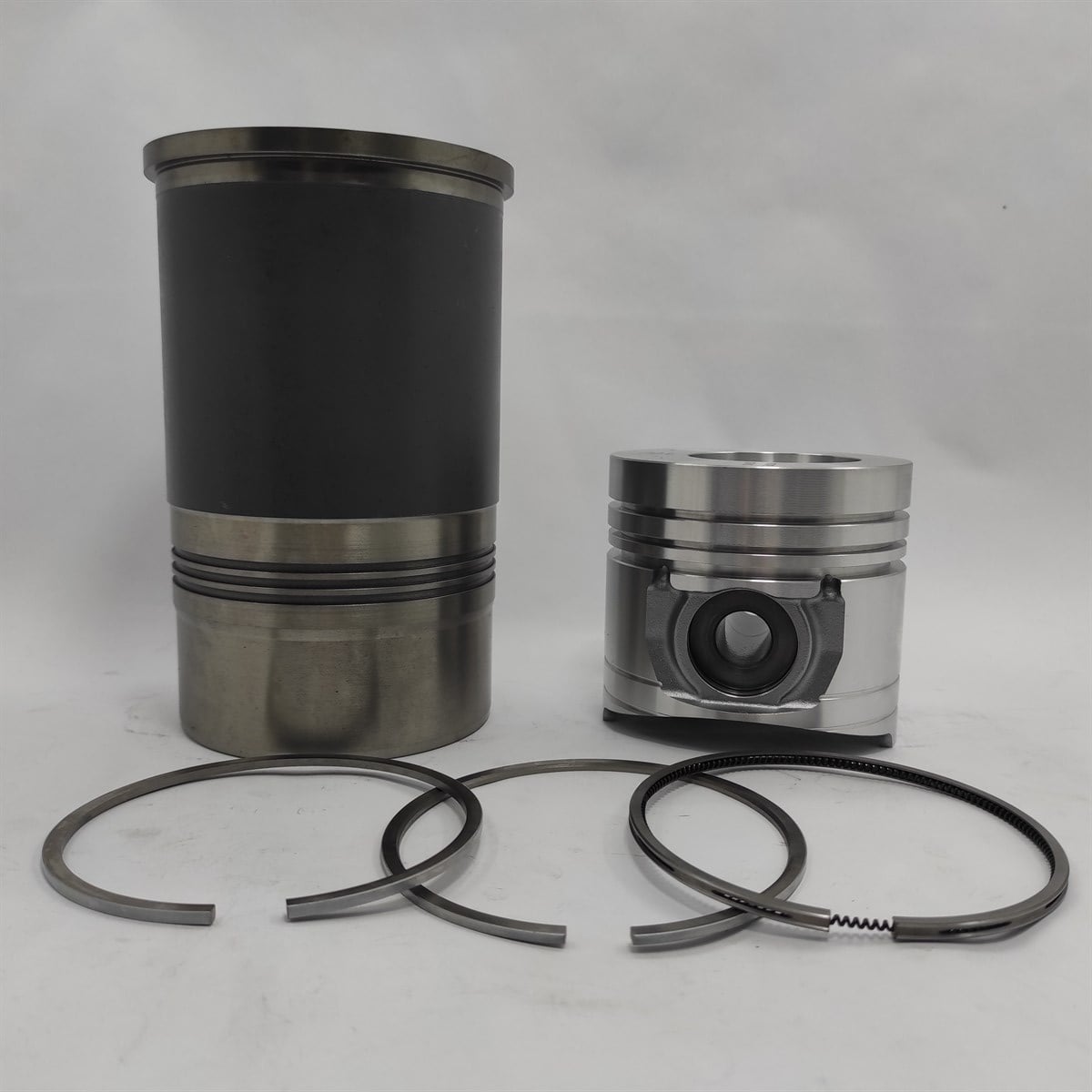 Kit (Piston + Set segmenti + Camasa cilindru - 105,00 mm): SAME / LAMBORGHINI / 1000,3 W / 1000,4 W / 1000,6 W