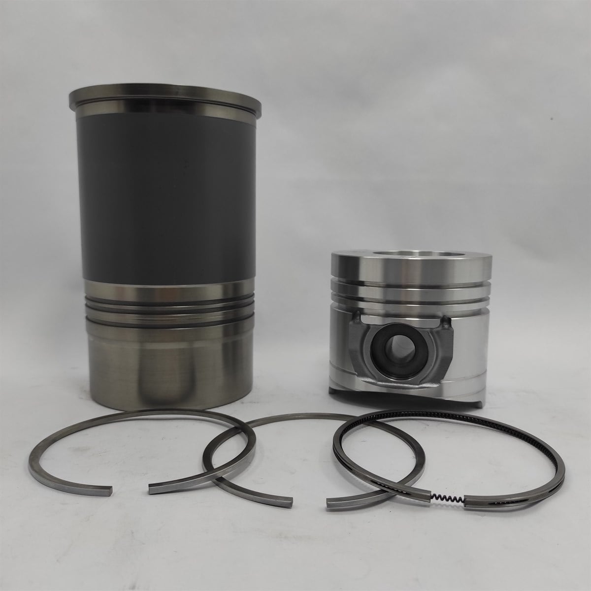 Kit (Piston + Set segmenti + Camasa cilindru - 105,00 mm): SAME / LAMBORGHINI / 1000,3 W / 1000,4 W / 1000,6 W