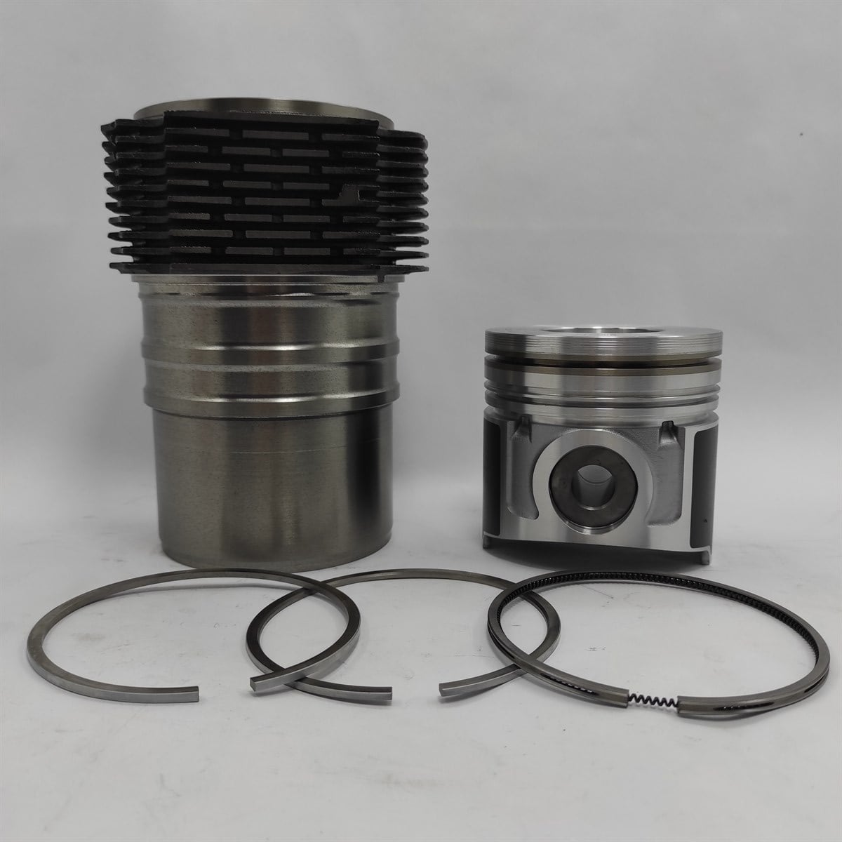 Kit (Piston + Set segmenti + Camasa cilindru - 105.00 mm): SAME / LAMBORGHINI / 1000.4 ATI / 1000.6 ATI