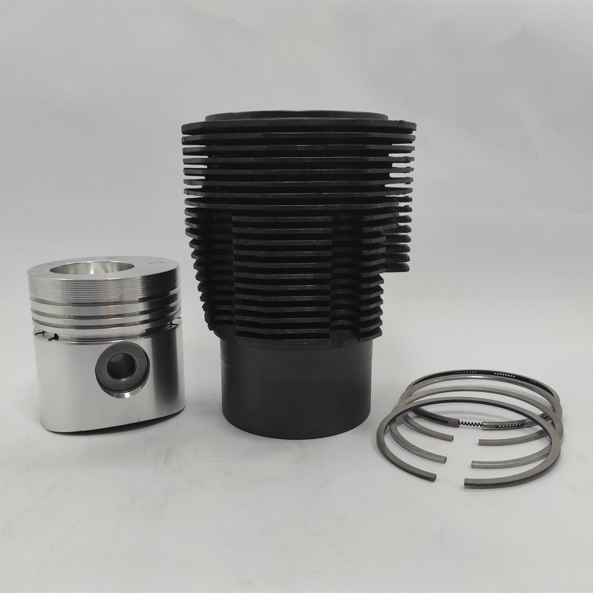 Kit (Set piston si segmenti + Camasa cilindru - Diametru: 105,00 mm): VM / SUN 2105 / SUN 3105 / SUN 4105 / SUN 6105
