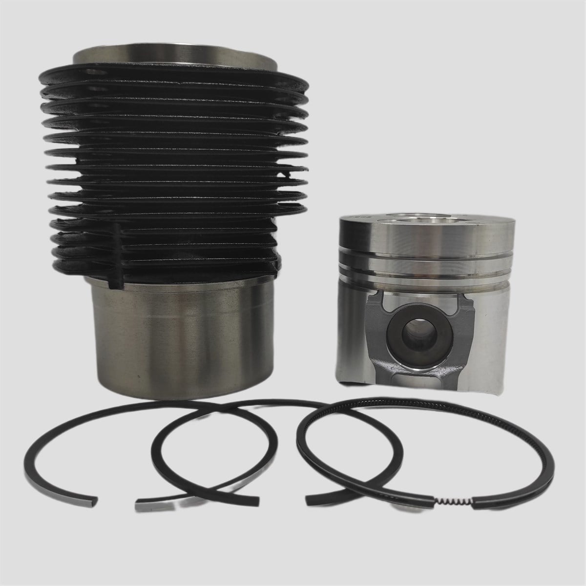 Kit (Piston + Set segmenti + Camasa cilindru): HATZ / 2L41 / 2M41 / 3L41 / 3M41 / Nr. referinta: 013 806 00-K