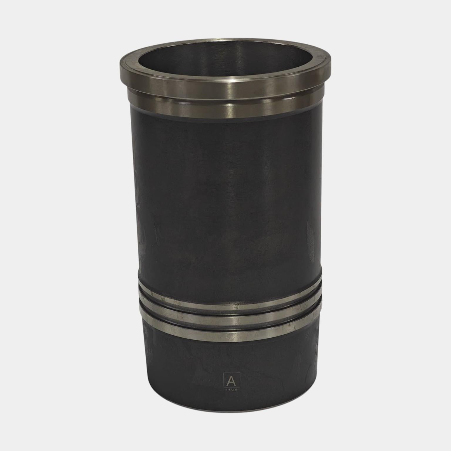 Camasa cilindru (Diametru:122.00mm): LIEBHERR/D924 TI-E / D926 TI-E (F. foc:Diametru:137 mm)