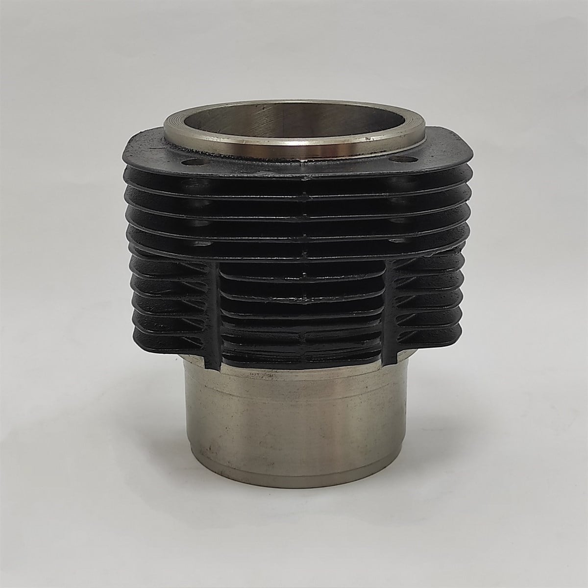 Camasa cilindru: HATZ / 1D81 / Nr. referinta: 015 083 30