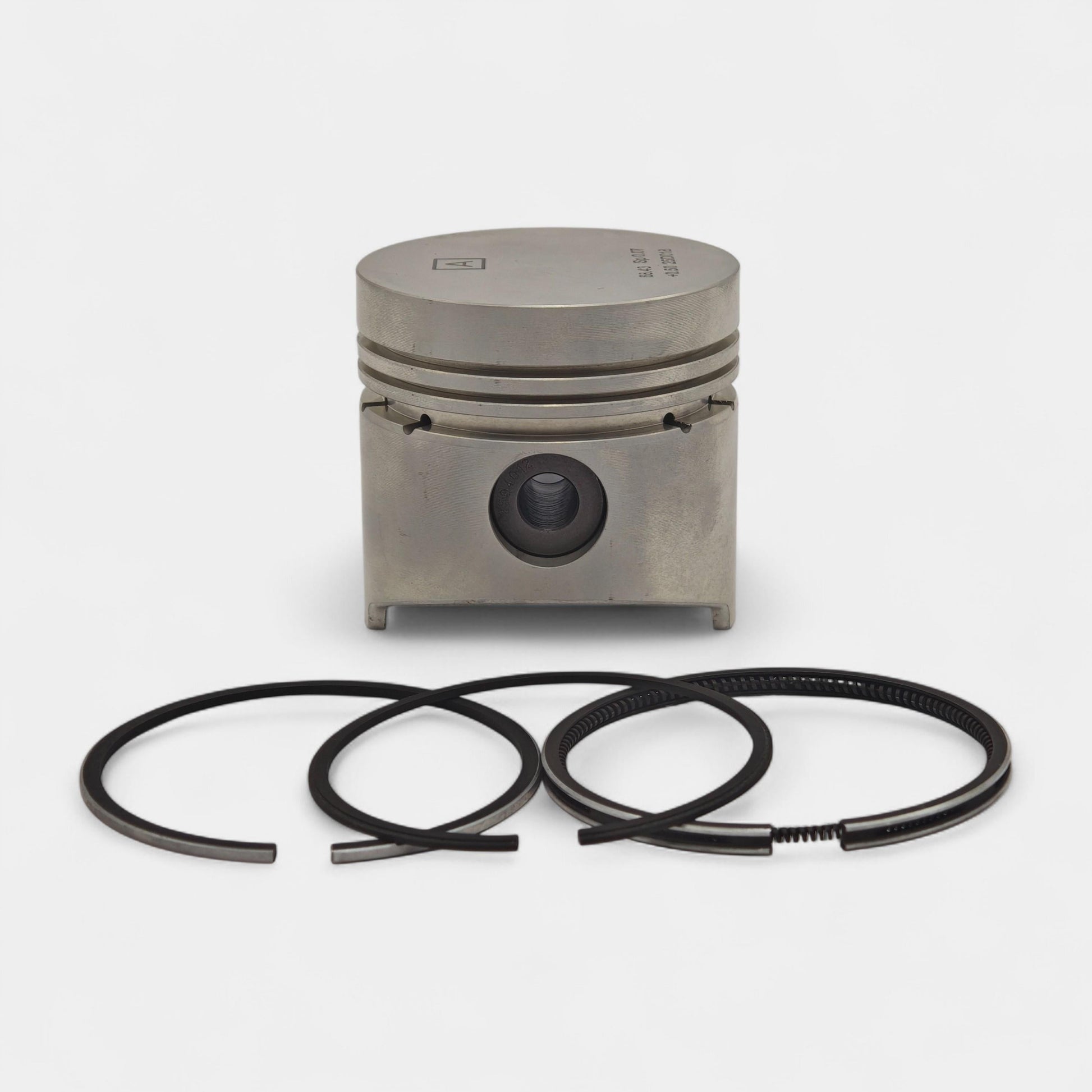 Piston + Set segmenti (0,50 - 68,50): KUBOTA / Z500 / D750 / Nr. referinta: 15261-21910-S