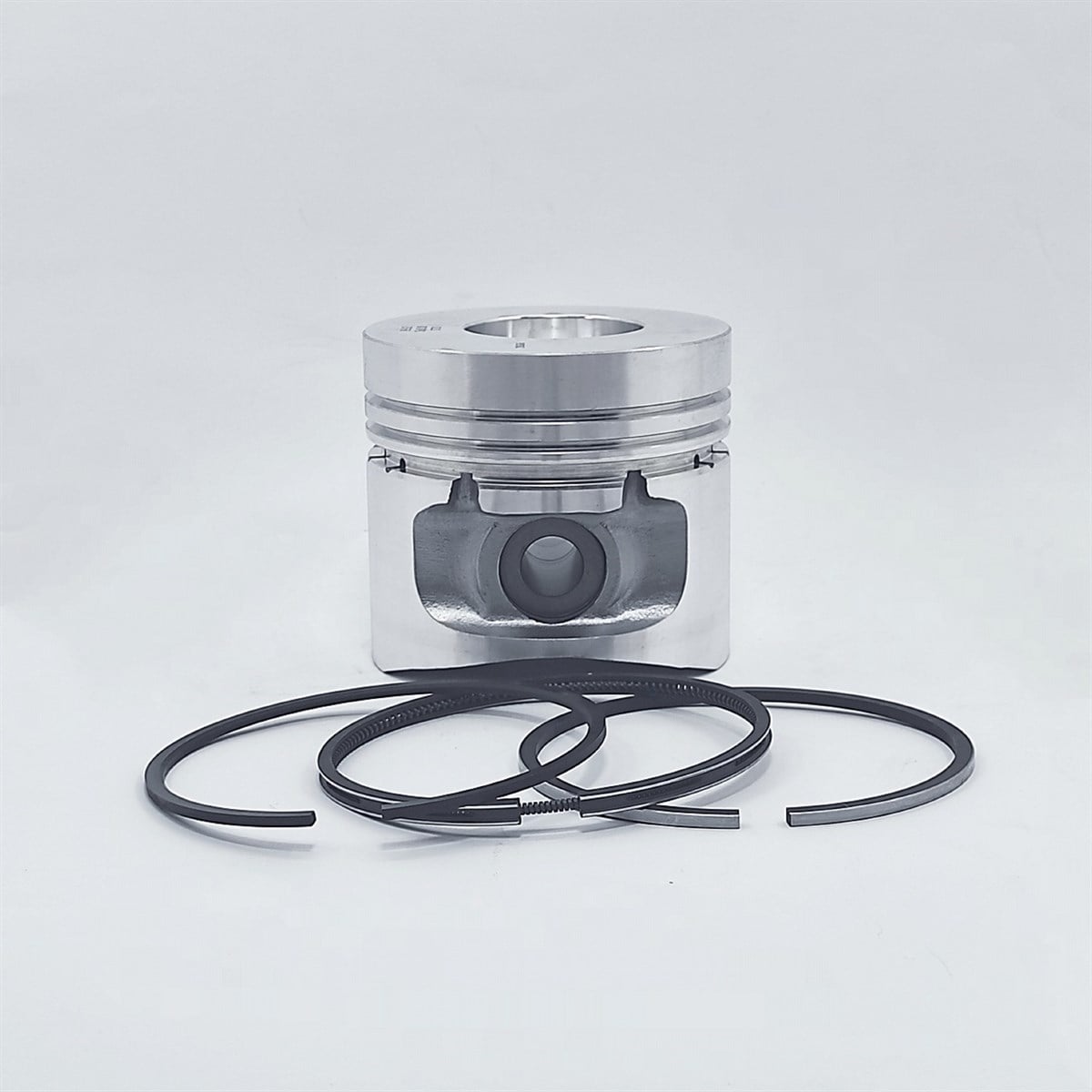 Set piston si segmenti (0,50 - OVERSIZE - Diametru : 95,50 mm) : LOMBARDINI / 7LD 740 / 8LD 740-2