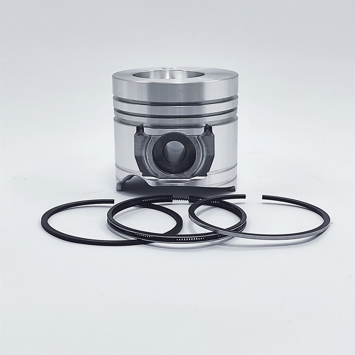 Piston + Set segmenti (0,50 - Diametru:105,50 mm): SAME / LAMBORGHINI / 1000,3 A / 1000,3 A5 / 1000,4 A / 1000,4 A1 / 1000,4 A1 / 1000,4 A3 / A3 / 1000,4 1000,6 A / 1000,6 A1 / 1000,4 W / 1000,6 WT / Nr. referinta: 0,379,0061,6-S