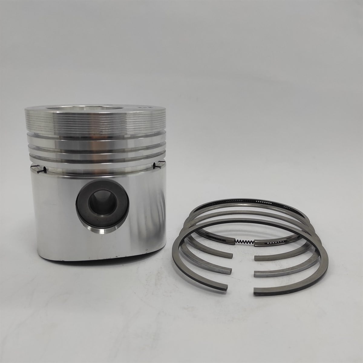 Piston + Set segmenti (1.00 - 106.00): VM / SUN 2105 / SUN 3105 / SUN 4105 / SUN 6105