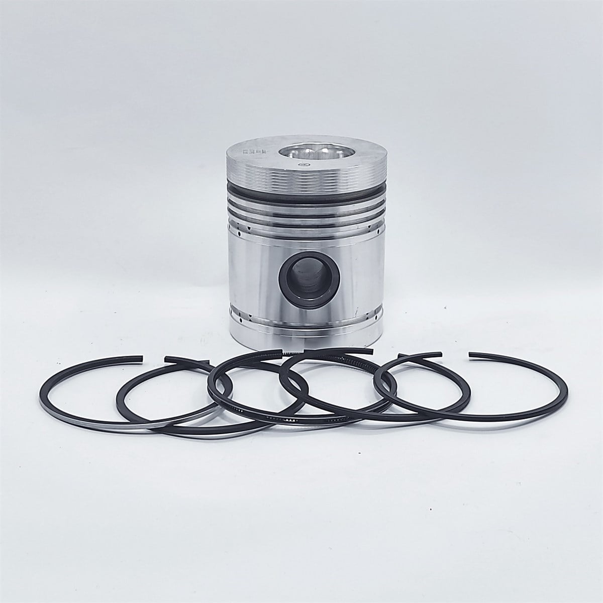 Piston + Set segmenti (1,00 - Diametru: 108,95 mm - CU ALFIN): LISTER / HR-4 / HR-6 / HRA-4 / HRA-6 / HRW-4 / HRW-6