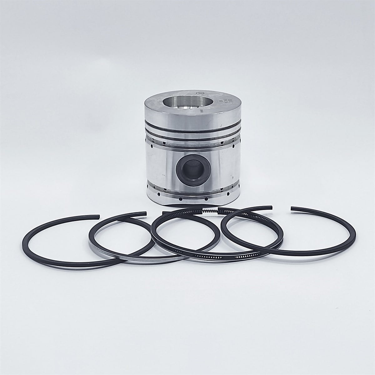 Piston + Set segmenti (1,00 - Diametru: 83,55 mm): LISTER / LT-1 / LT-2
