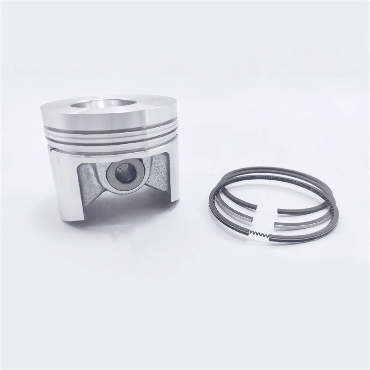 Set piston si segmenti (STD - Diametru: 82.00 mm): RUGGERINI / RY 75