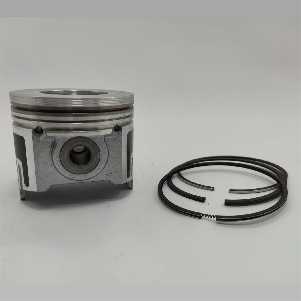 Piston + Set segmenti (STD - Diametru: 83.00 mm): KUBOTA / D1503-DI / V2003-DI / Nr. referinta: 1G770-21112-S