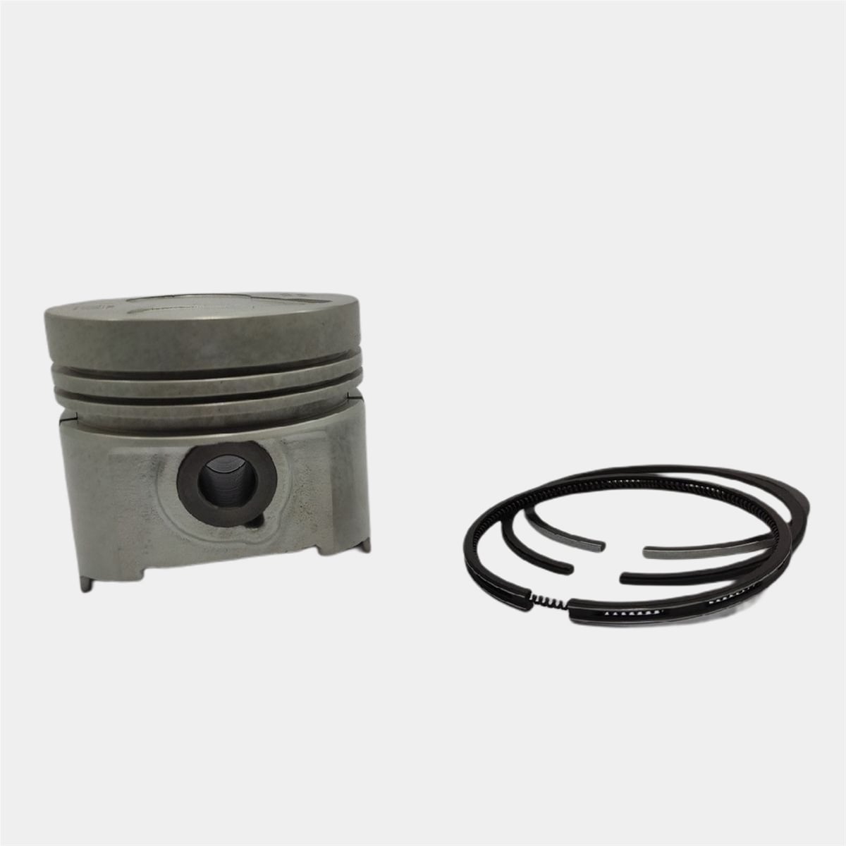 Piston + Set segmenti (STD - Diametru: 83.00 mm): KUBOTA / D1503 / V2003 / Nr. referinta: 16467-21113-S