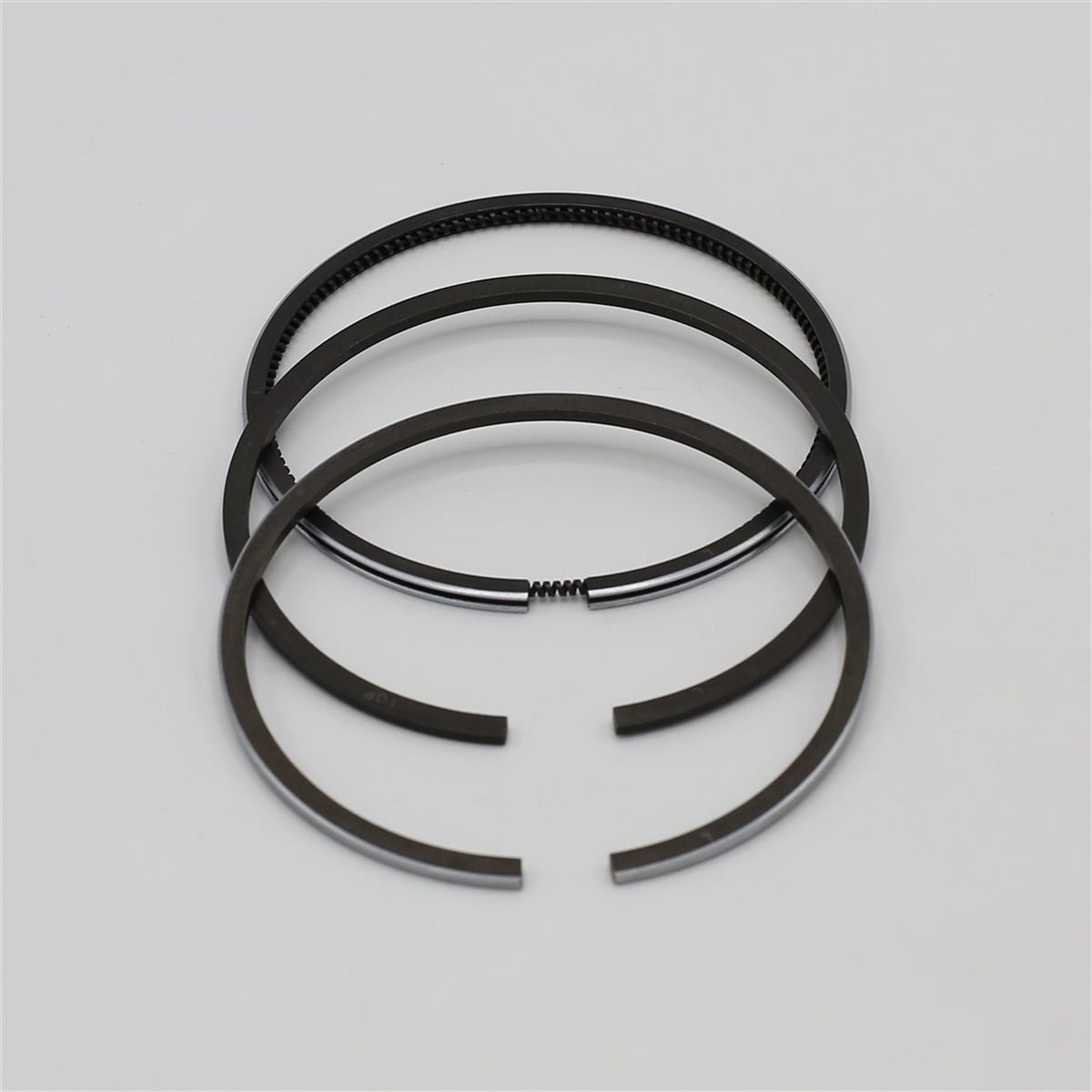 Set segmenti piston (0,50 - OVERSIZE - Diametru: 72,50 mm): LOMBARDINI / LDW 502 / LDW 602 / LDW 903 / LDW 1204 / Nr. referinta: 8211 142
