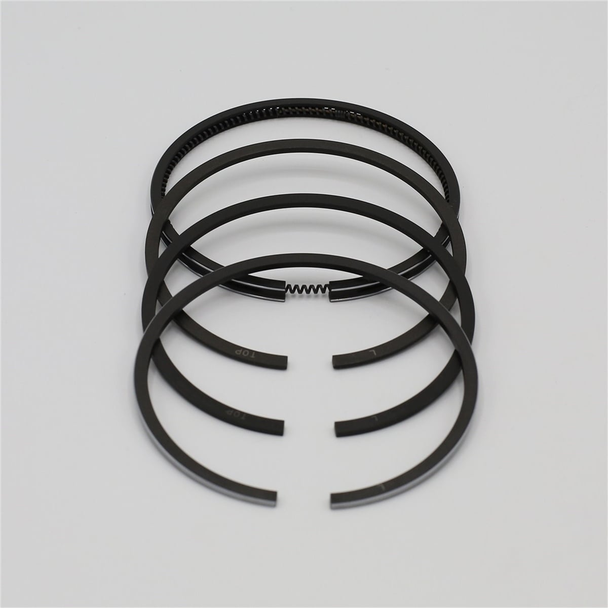 Set segmenti (0,50 - Diametru: 82,50 mm): LOMBARDINI / 6LD 360 / LDA 530 / Nr. referinta: 8210 087 (4R)
