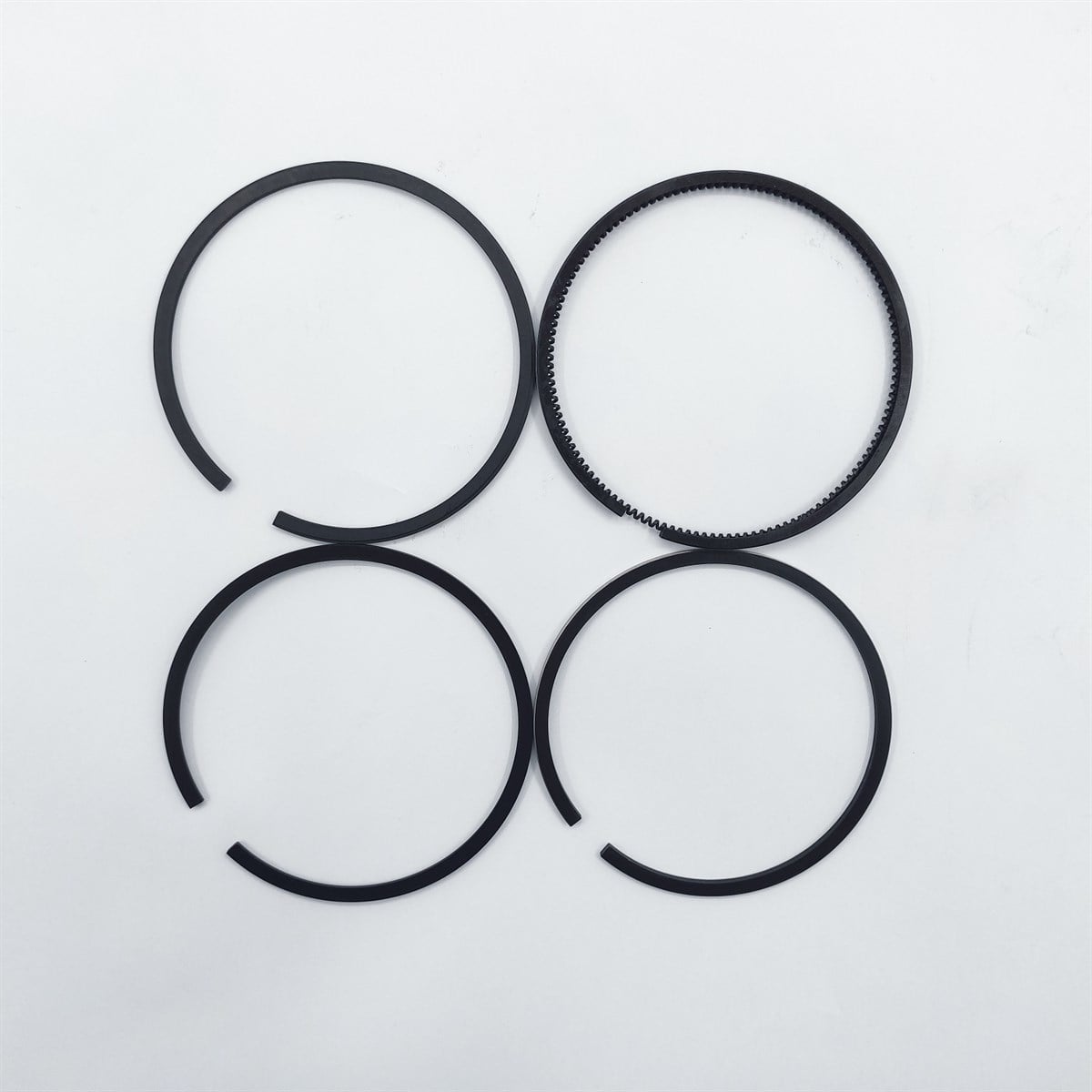 Set segmenti piston (STD-Diametru:120.00mm) : DEUTZ /FL 413 / Nr. referinta : 01162989/ 02413504
02417204