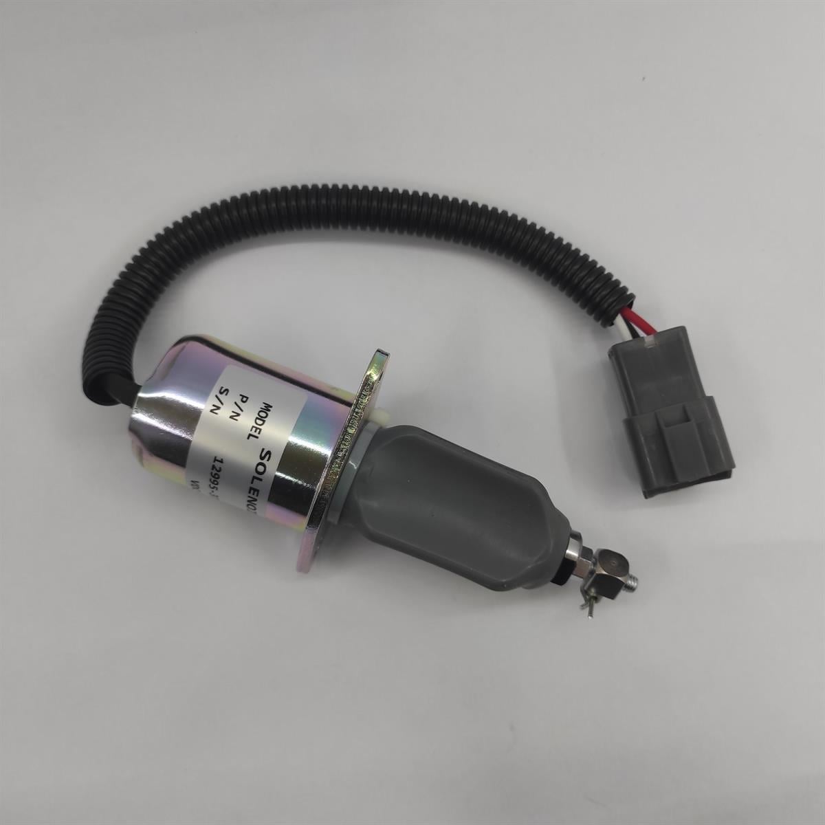 Solenoid oprire (tăierea combustibilului): YANMAR / 4TNE94 / 4TNE98 / 4TNV94 / 4TNV98 / Nr. referinta: 129953-77811